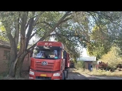 Nasz dystrybutor rozładowuje produkty do magazynu.