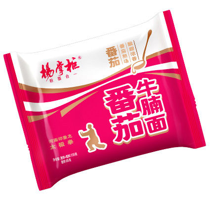 Nie pikantne pomidorowe mięso wołowe smaku instant noodles OEM 129g*24 zdrowe instant ramen
