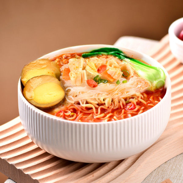 200 g * 12 Vermicelli i instant noodles Inne doświadczenie smakowe niż tradycyjne instant noodles z jajkiem