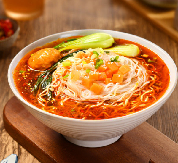 Wspaniałe kwasne i pikantne instant noodles zupę vermicelli i makarony 12 miesięcy gorące i kwasne instant noodles