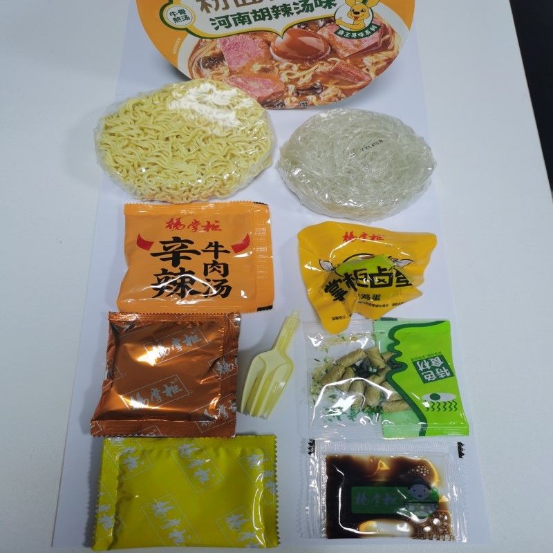 Pikantne instant smażone makaronki i nie smażone vermicelli 196g Specyfikacja dla optymalizacji SEO