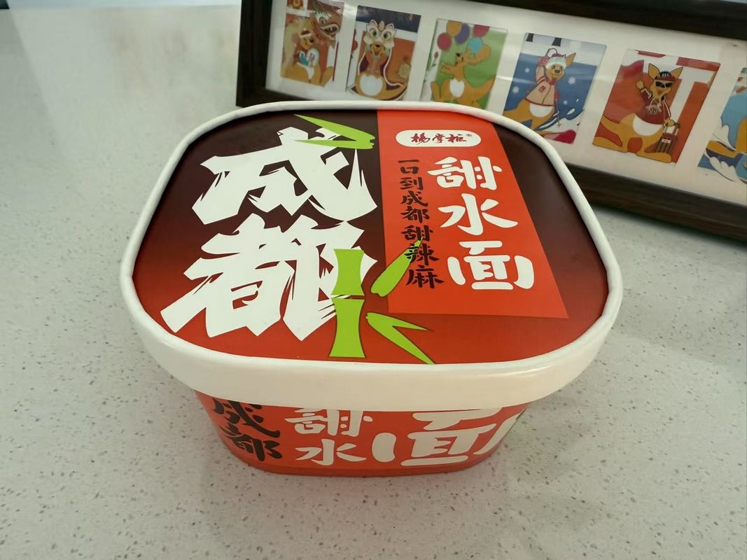 Słodkie Noodle z Chengdu Smakuje Suche Mischte Instant Noodle Idealne dla autentycznego smaku Chengdu