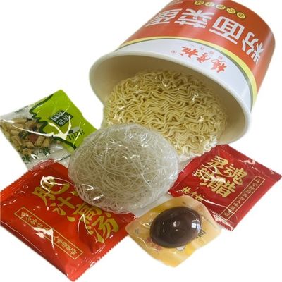 W stylu hongkongu, bogaty sok, smak, instant makarony, pikantne z pikantnym słodkim vermicelli.