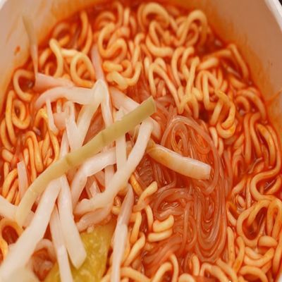 Chińskie Instant Noodles Instant Noodle z Vermicelli Ślimak Noodle smak szklanki